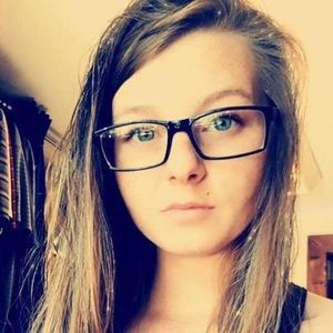 Meet your Posher, Laurie